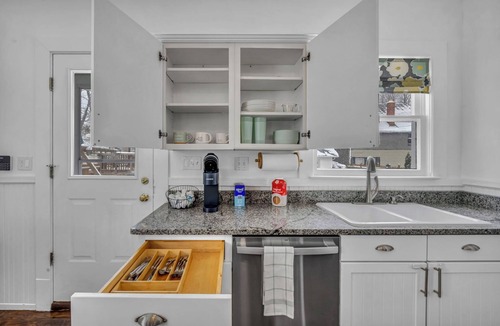 Elyria House | Spacious 5-bedroom house with parking and everything you need in charming Elyria