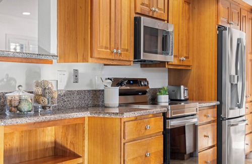 Westpark House | Spacious 5-bedroom house in Irvine with Backyard