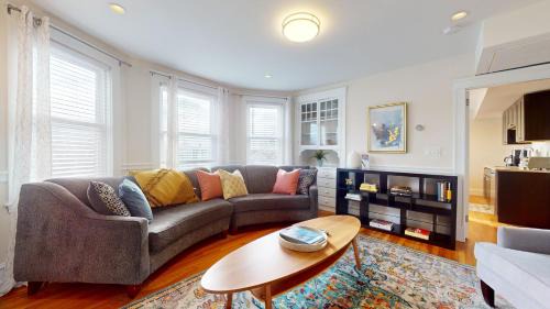North Cambridge Apartment | Spacious 5BR w AC, Near Harvard & Davis Sq