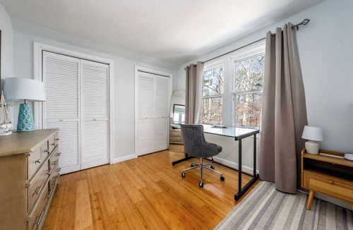Harwich Center House | Spacious 6 Bedroom Coastal Getaway – 4 Mins to Ocean!