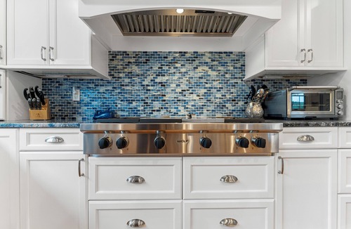 Silver Beach House | Spacious 6-bedroom house with WiFi and AC at Old Silver Beach in Falmouth