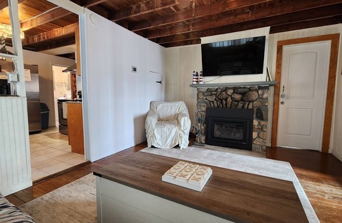 Old Lyme House | Spacious 6-bedroom house, PRIVATE BEACH with AC/HEAT, WiFi in charming Old Lyme