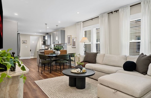Winter Hill Apartment | Spacious 7BD/7BR Home in Somerville, 10 mins to Boston, Harvard, MIT