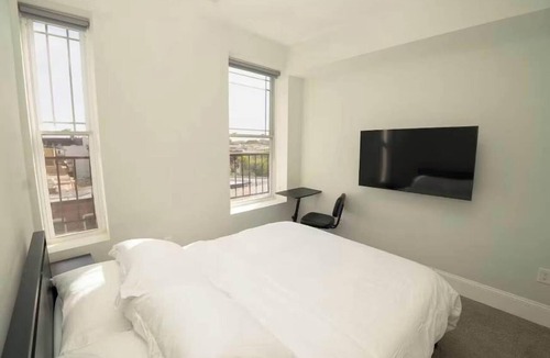 Downtown Baltimore Apartment | Spacious 8BR/6BA Downtown Penthouse home/Parking