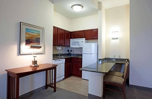 Highlands - Perkins Hotel | Spacious Accommodation w/Full Kitchen Near Louisiana State University Campus!