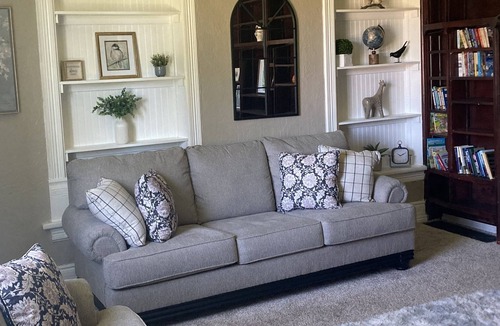 Monroe House | Spacious and Cozy Pioneer Home on Main Street In Monroe. Large yard, Game Room!