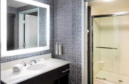 Canonsburg Hotel | Spacious and Inviting 2 Queen Beds Perfect for Friends or Family Getaways