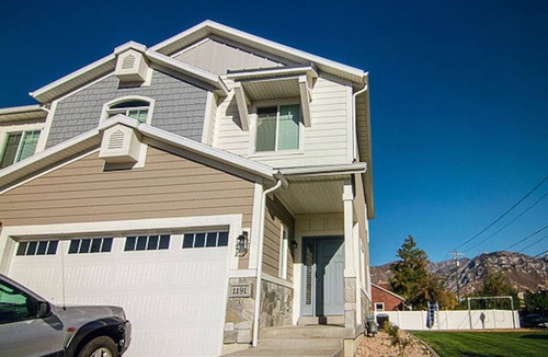 Orem House | Spacious, beautifully decorated and fully equipped townhome
