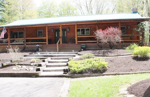 Bristolville Cabin | Spacious Cabin in the woods