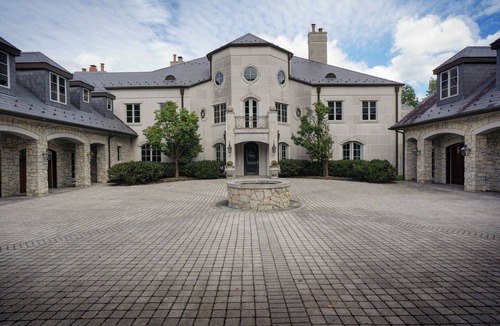 Charleston House | Spacious Charleston Estate with stunning views and all the amenities!