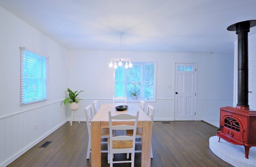 Amagansett North House | Spacious & Charming 5-Bedroom House, Minutes Away from Village and Beach