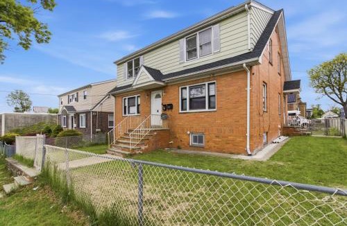 Irvington Apartment | Spacious & Comfortable Stay Near EWR APT NYC Mall