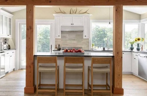 Waterbury House | Spacious Contemporary Dream Home