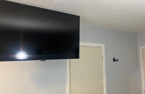 Mill River Apartment | Spacious & Cozy Studio in Downtown New Haven near Yale University