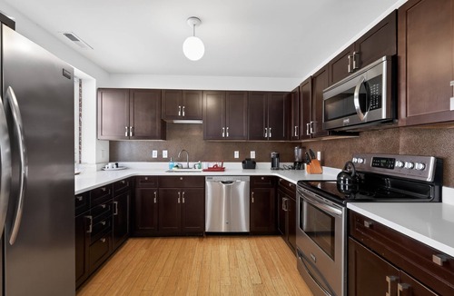 Downtown Baltimore Condo | Spacious Downtown 2BR | Near Harbor & Stadiums