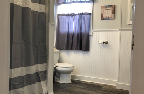 Guild Apartment | Spacious Downtown Studio | 10 Min to Sunapee
