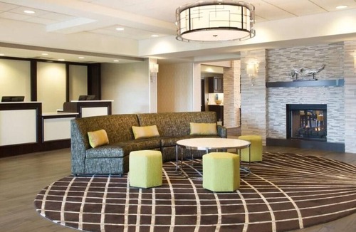 Canonsburg Hotel | Spacious Four-Unit 2-Queen Studio Set – Weekend Pittsburgh Getaway or Group Stay