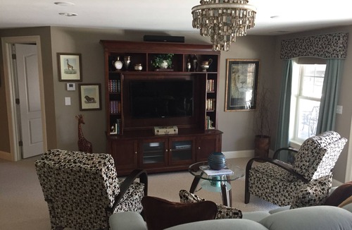 Bloomfield Apartment | Spacious Guest Apartment in the quiet suburbs of Hartford