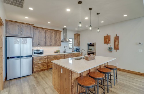 Harrison House | Spacious Harrison Vacation Rental w/Deck & Views!