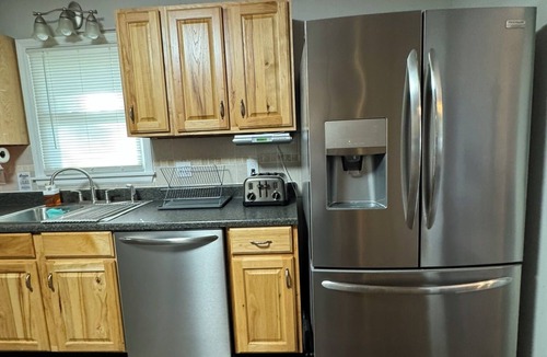 Marshall House | Spacious home, 5 mins to Missouri Valley College