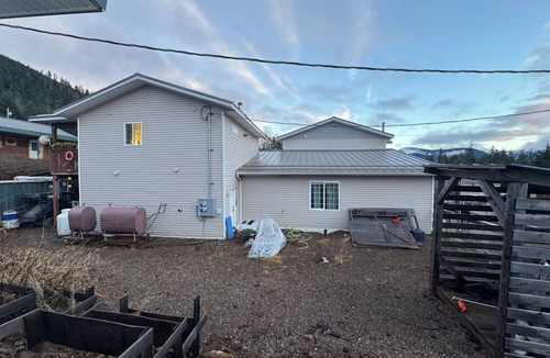 Hoonah House | Spacious Hoonah House, five bedrooms/two & half bathrooms in nice quiet area