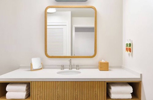 Kaanapali Hotel | Spacious Island-Style Bungalow with Garden Views and Walkable Beach Access