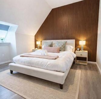 Mill River Apartment | Spacious King 1BR by Wooster Square & Yale