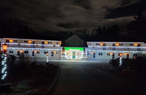 Dryden House | Spacious King Room with AC, WiFi in Peaceful Wilton