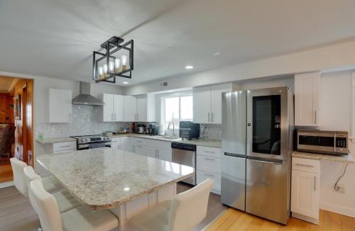 Woodland Beach House | Spacious Lakefront House w/Backyard Fire Pit