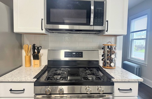 New Britain Apartment | Spacious Modern 2-Bedroom - New Furniture & Garage Parking