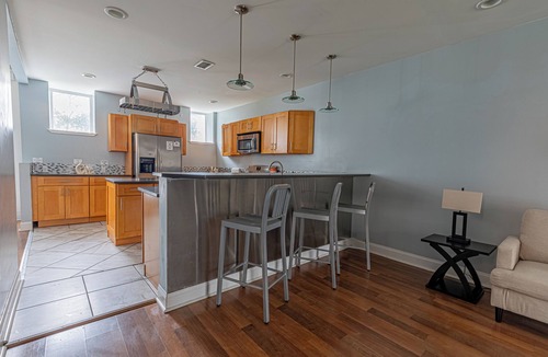 East Liberty House | Spacious Modern 7BR Retreat ~ 3 Story Gem in Pittsburgh