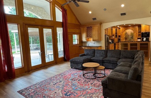 Westminster House | Spacious Modern Home on Acreage