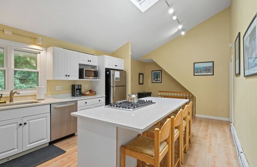 North Conway House | Spacious North Conway Retreat, Sleeps 15, 4 Baths, Near Village and Cranmore