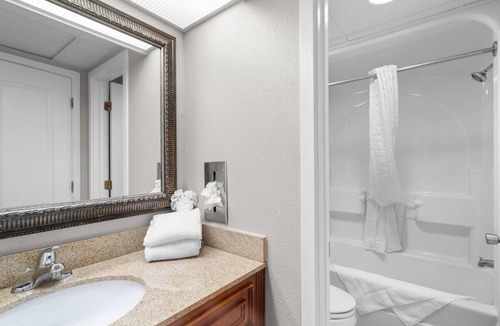 Myrtle Beach Hotel | Spacious Oceanfront Suite 3rd Flr W/Breakfast