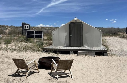 Levan RV Rental | Spacious Pet-Friendly Safari Tent on Yuba Lake with Spectacular Views for a Memorable Glamping Escape in Utah
