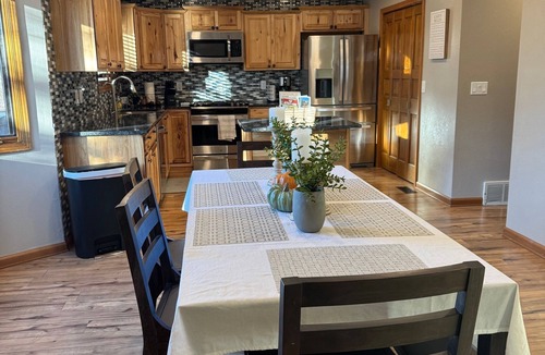 Eagle River House | Spacious Private Home w/Mountain Views, 7 P Hot Tub, Lg Patios, 4Bed, Sleeps 12