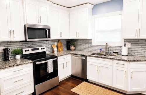 Kansas City House | Spacious Renovated Home Sleeps 7 Near Downtown