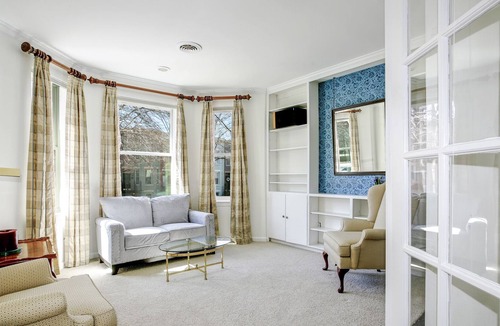 Stanton Park House | Spacious rowhome steps from the Capitol!