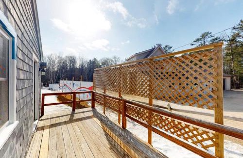 Boothbay Harbor House | Spacious single-level duplex with fast WiFi, two full kitchens, deck, & yard