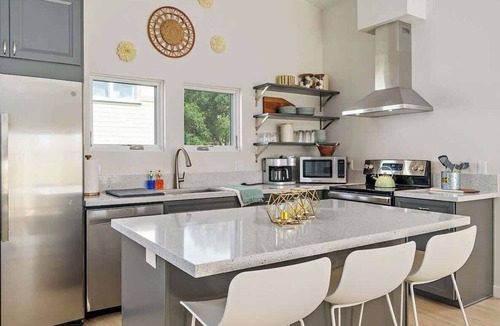 San Luis Obispo House | Spacious SLO Retreat | Walk to DT/Parks