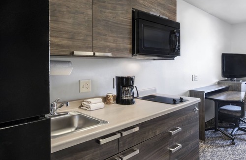 Randolph Center House | Spacious Suite Near Vermont Trails | Kitchen, Free Parking, Pet-Friendly Stay