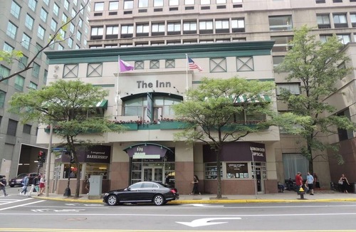 Medical Center Area Hotel | Spacious Suite with On-Site Dining in Medical Hub - Near Harvard Medical School