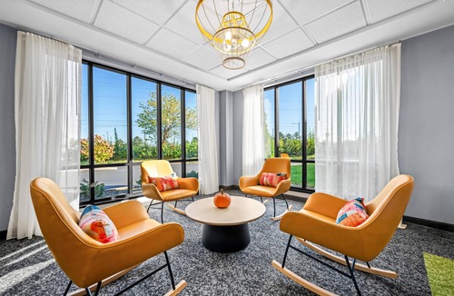Beachwood Hotel | Spark by Hilton Cleveland Beachwood