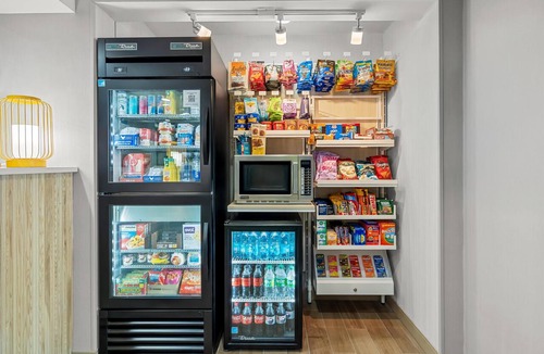 Milford Hotel | Spark by Hilton Milford Boston