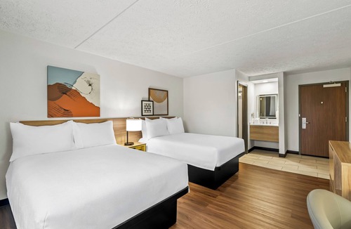 South Portland Hotel | Spark by Hilton Portland Airport Maine Mall