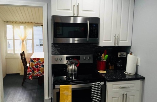 Morris House | Spectacular Cottage at Bantam Lake, Sleeps 12