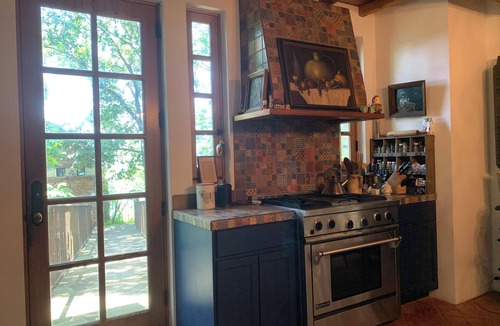 Russellville House | Spectacular home for special occasion!