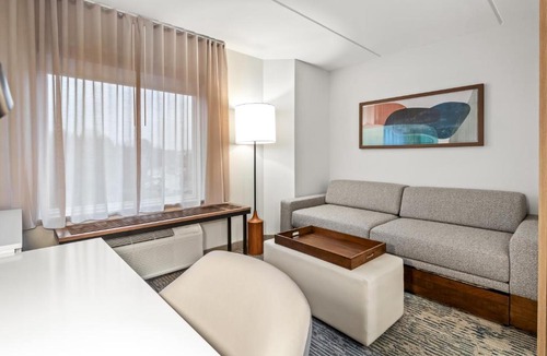 Coraopolis Hotel | SpringHill Suites by Marriott Pittsburgh Airport