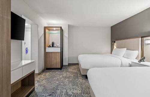 Coraopolis Hotel | SpringHill Suites by Marriott Pittsburgh Airport