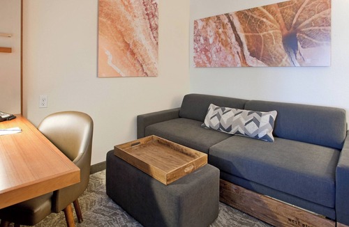Greenwich Hotel | SpringHill Suites by Marriott Wichita East at Plazzio